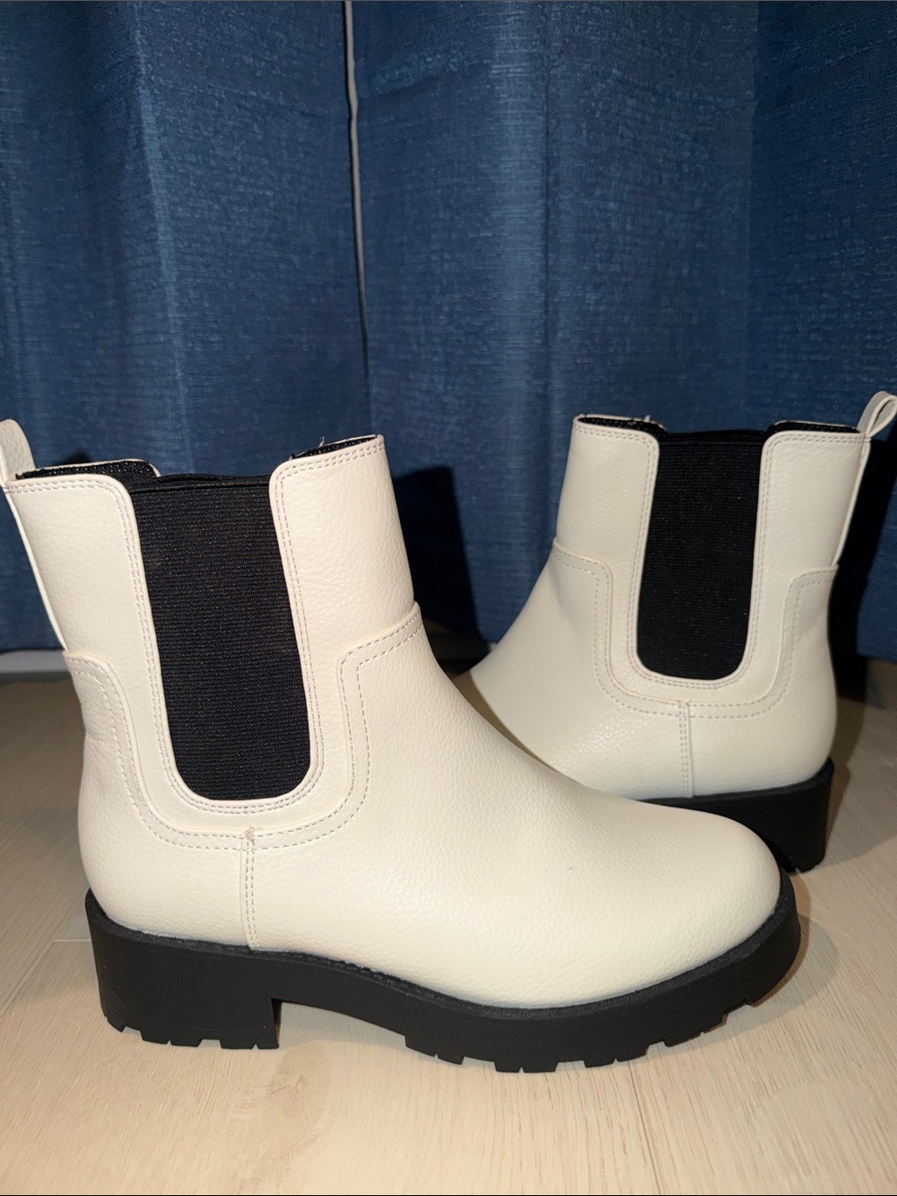 Old Navy White Chelsea Booties with Black Elastic